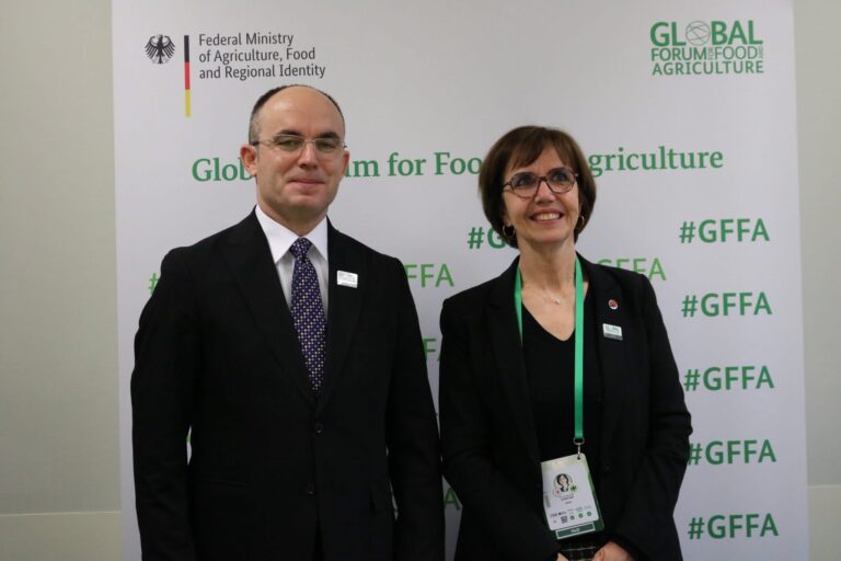 Ministri Imri Demelezi përfaqëson Kosovën në Forumin Global për Ushqim dhe Bujqësi në Berlin